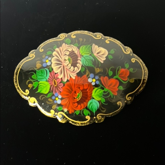 Vintage Russian Floral Lacquer Scalloped Edge Oval Signed Brooch Pin - Picture 1 of 6
